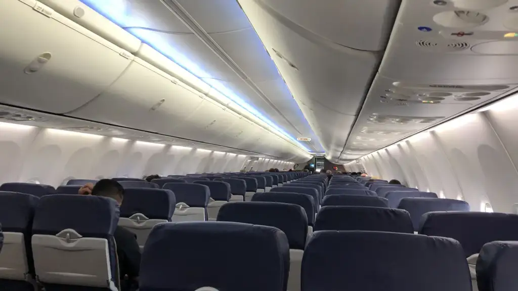 in-flight wifi: Aircraft Cabin 1 2019-11-28