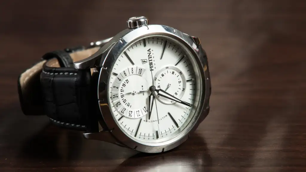 spot a fake watch: Fashion-wristwatch-time-watch (24217032812)