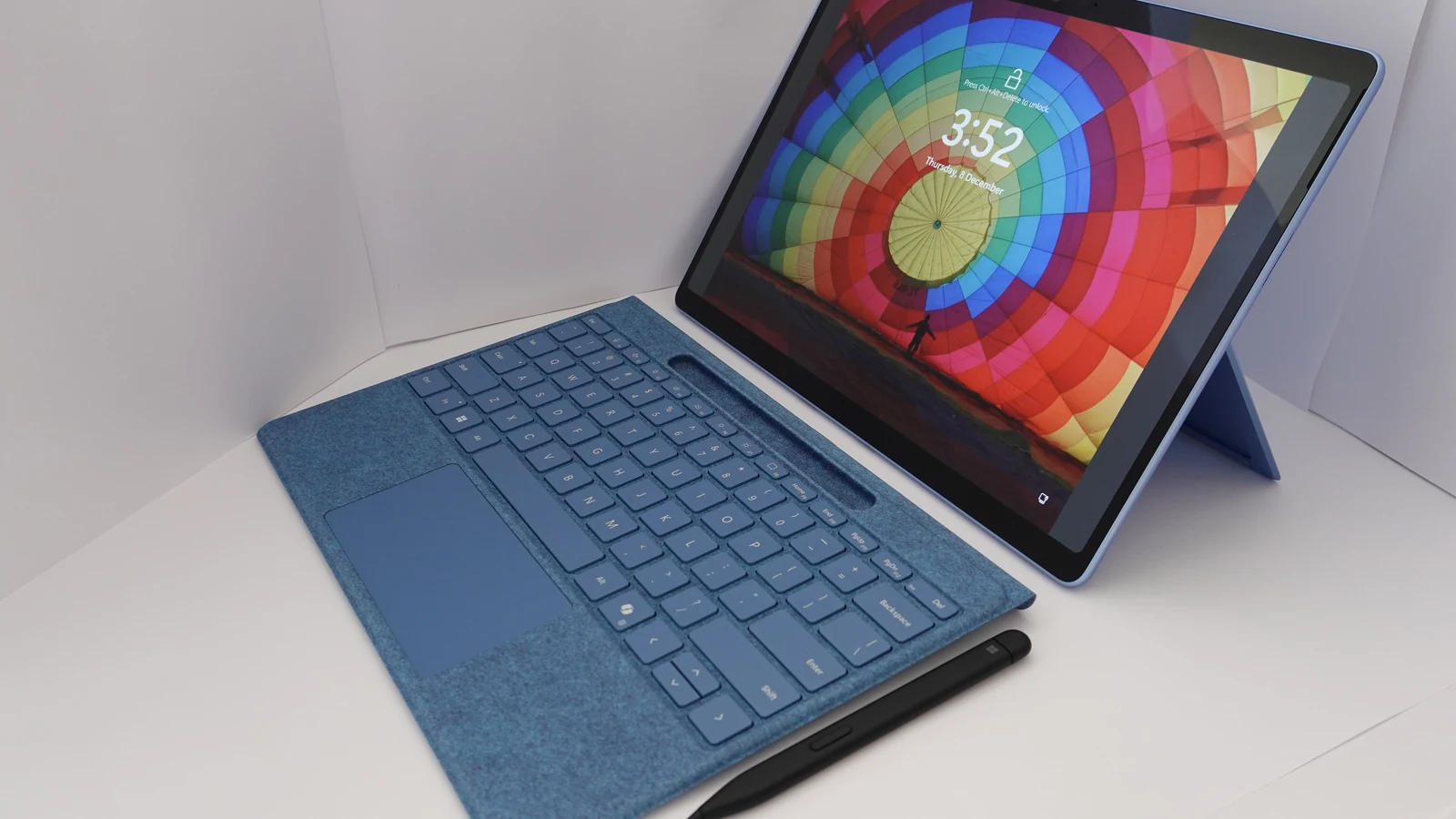 Intel Core Ultra vs Snapdragon X: Which to Buy