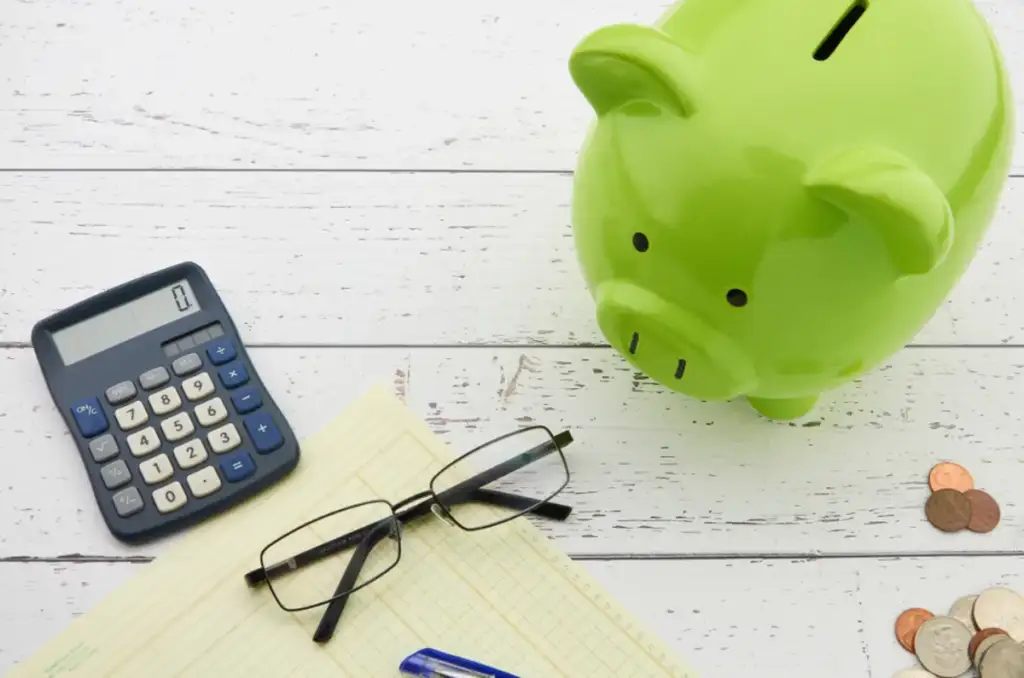 simple interest vs compound interest: Piggy Bank