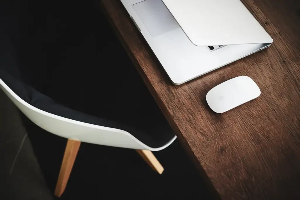 ChatGPT Dots cloud computer: Half-closed laptop (Unsplash)