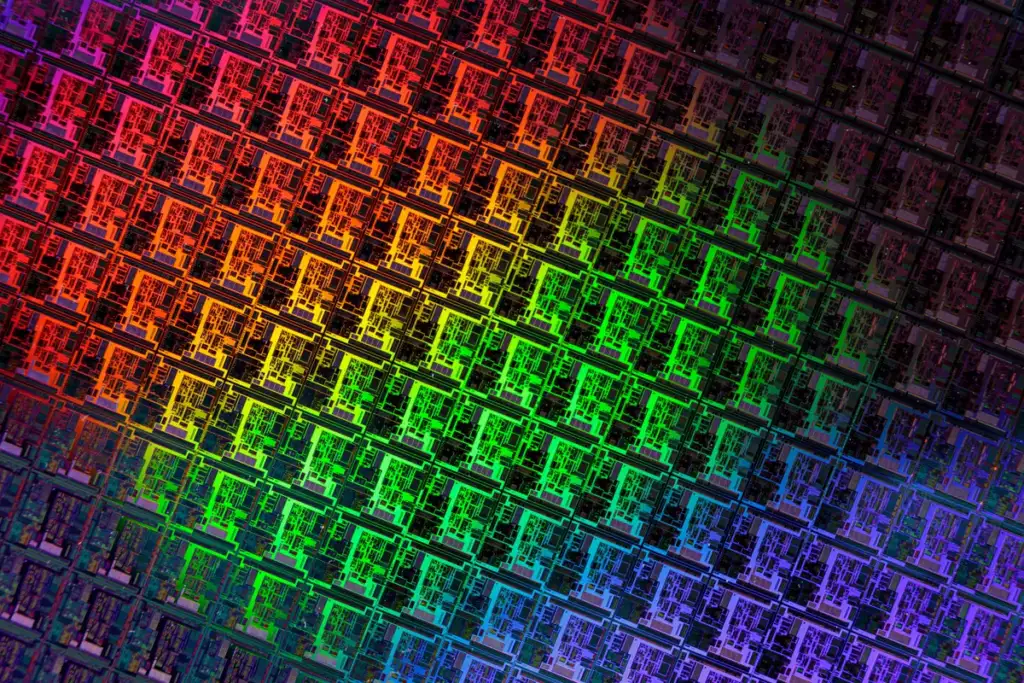 MacBook Pro M6 vs M5: 5C2A5953R - 49913961083 – Silicon Wafer 20200519