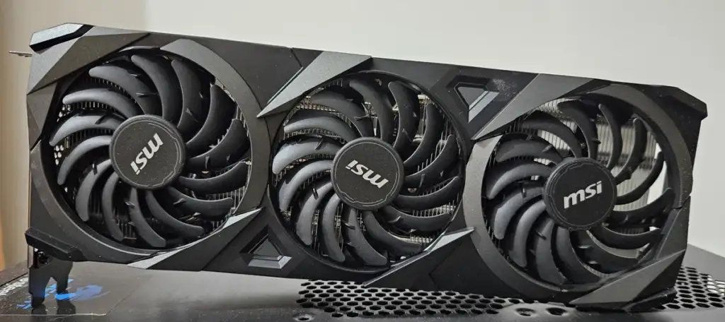 Surface Laptop Ultra: MSI GeForce RTX 3070 VENTUS 3X OC