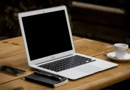 Surface Laptop vs MacBook: 7 Facts Worth Knowing