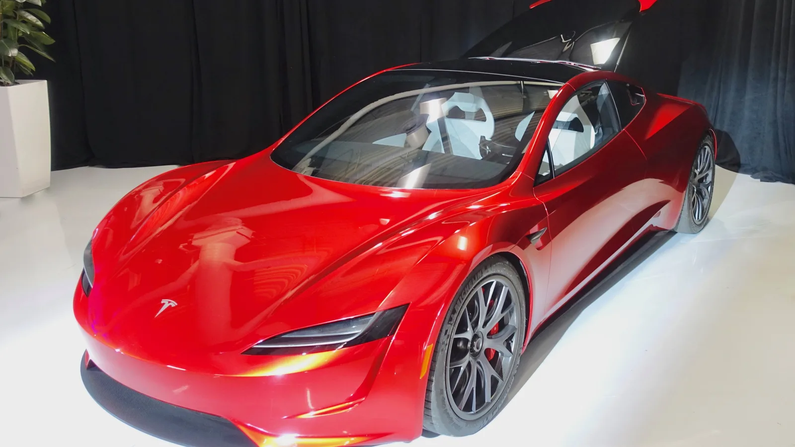Tesla Roadster Flying Car: 6 Facts Worth Knowing